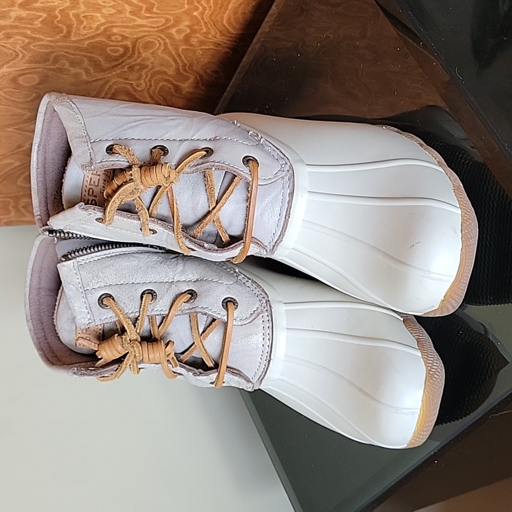 New SPERRY Waterproof boots
